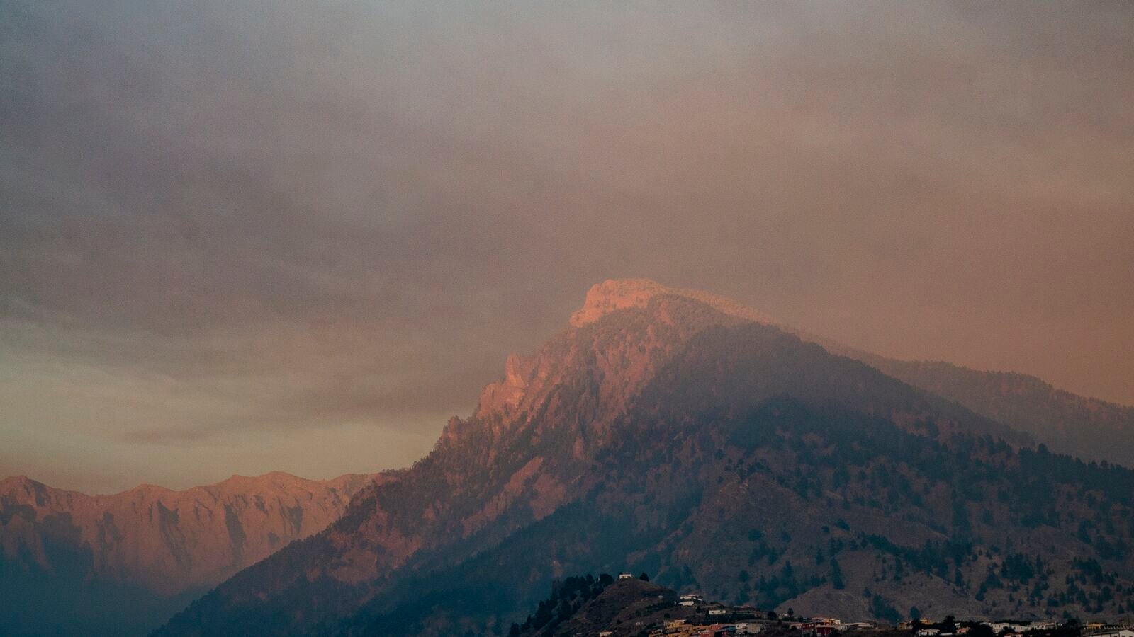 Los expertos detectan una media de 4 terremotos por hora en La Palma