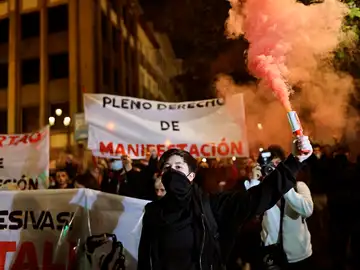Grupos antisistema se manifiestan en Madrid contra &quot;el aumento de las leyes represivas&quot; 