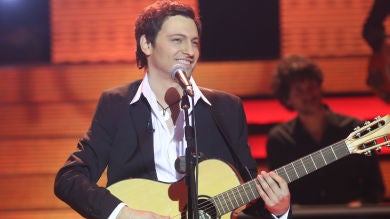 Nunca pensó que se verían cara a cara: así imitó Fran Valenzuela a Alejandro Sanz y su 'Corazón partío' en 'Tu cara no me suena todavía'