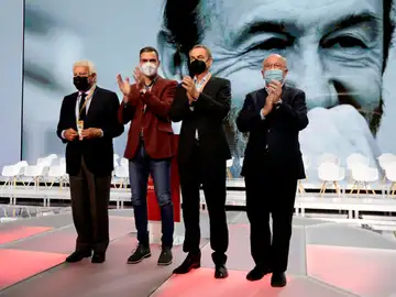 Un PSOE unido muestra su mejor cara en su 40º Congreso y entierra las guerras internas