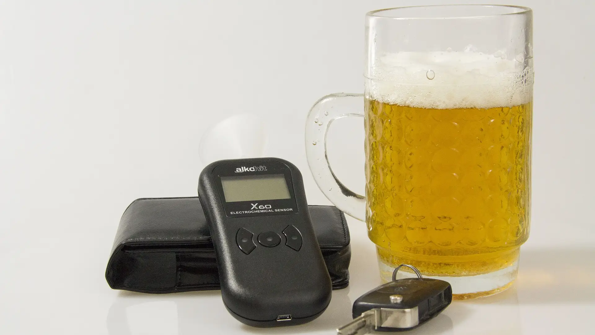 La DGT obligará a instalar un alcoholímetro de 1.000 euros en tu coche La DGT obligará a instalar un alcoholímetro de 1.000 euros en tu coche