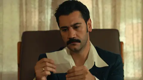 Yilmaz descubre que fue Gülten quien envió la carta a los padres de Müjgan Yilmaz descubre que fue Gülten quien envió la carta a los padres de Müjgan