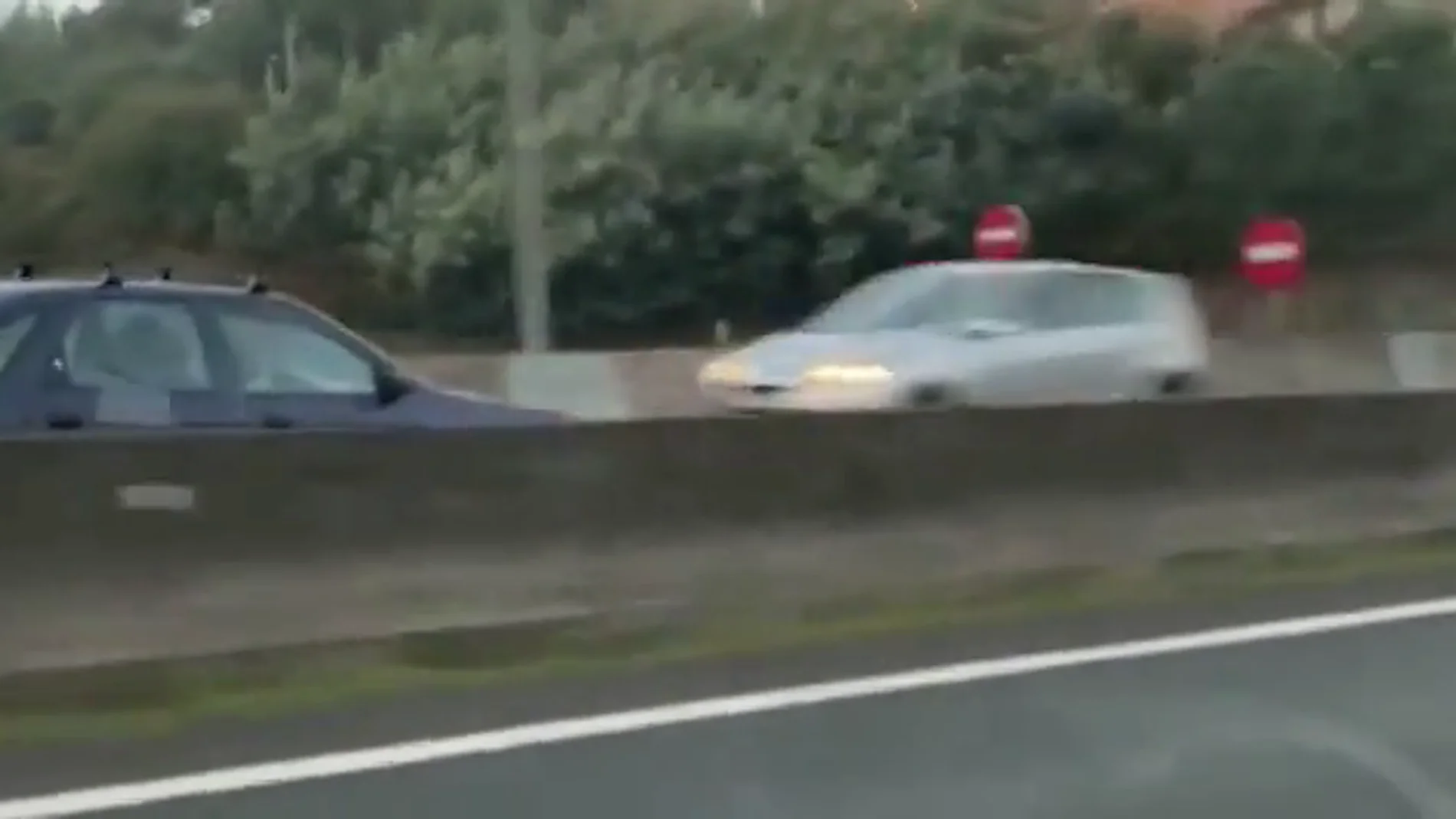 Un conductor alerta a un kamikaze que circula en dirección contraria por una autovía en Vigo: "¡Sal de ahí!"
