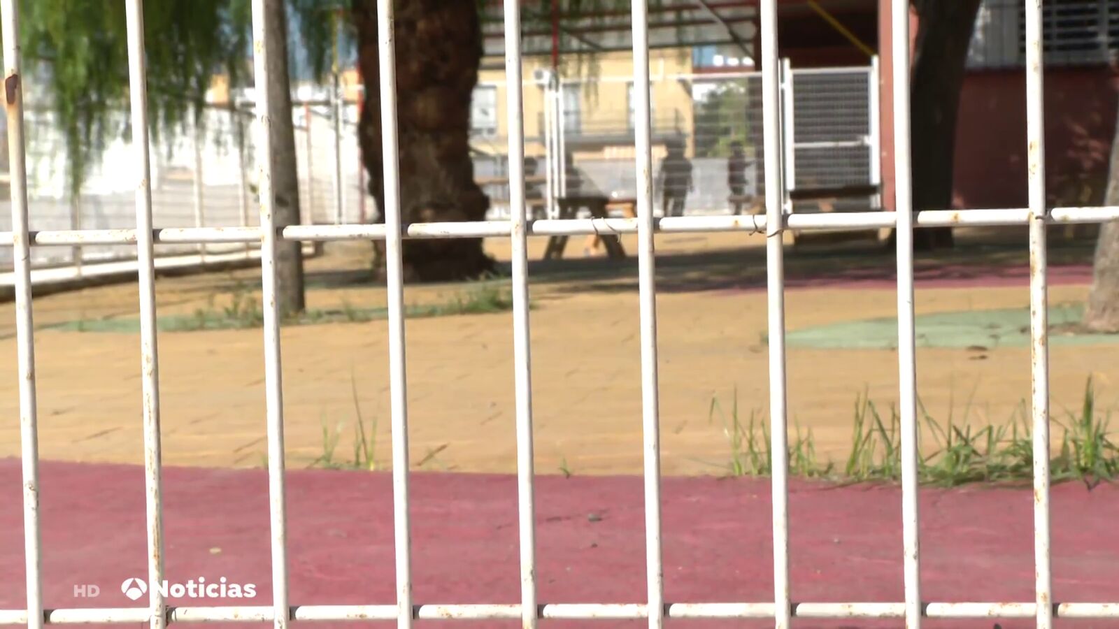 Indignación en Coria del Río después de que una madre agreda a dos profesoras del colegio de su hija