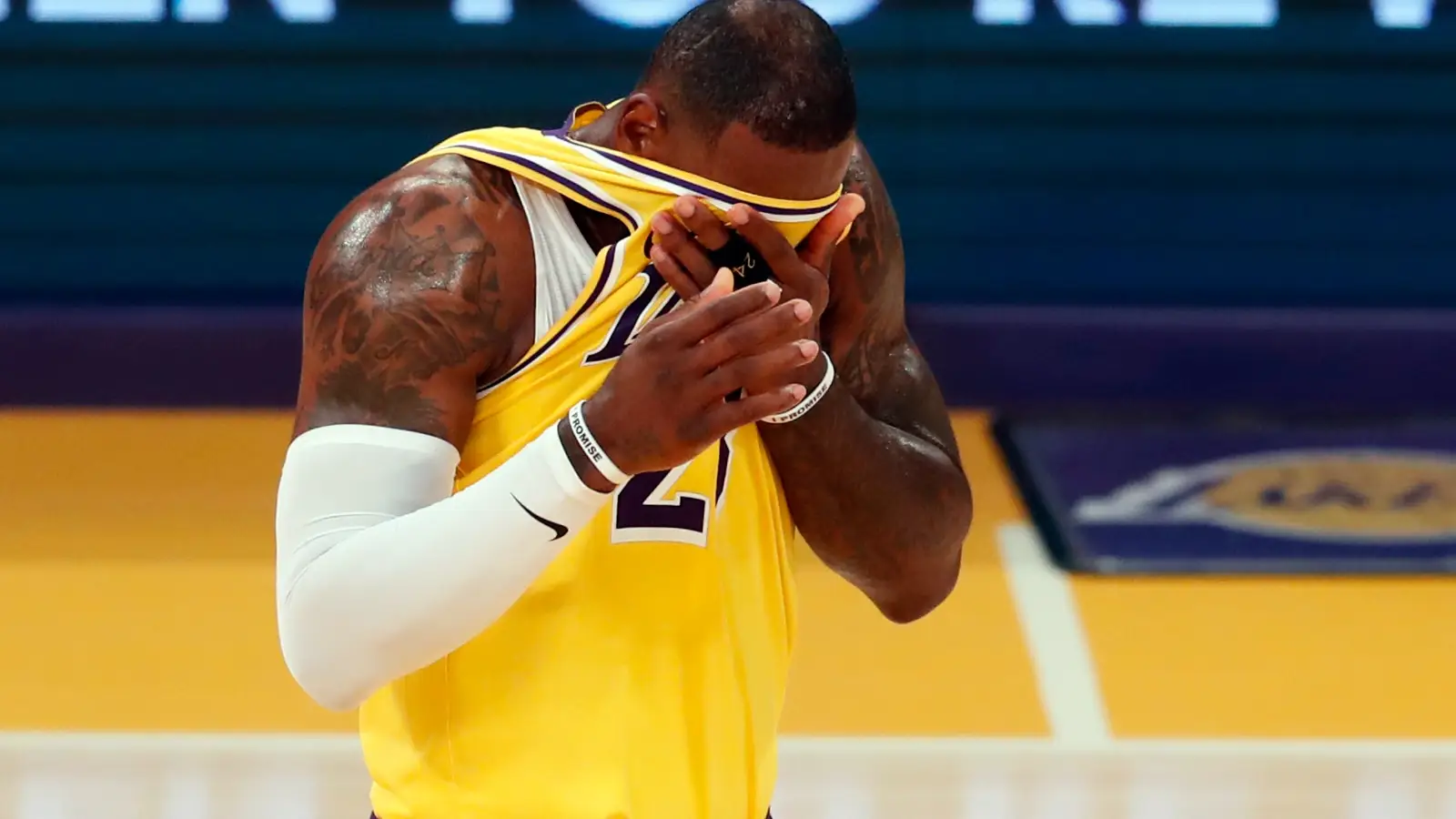 LeBron James durante un partido LeBron James durante un partido