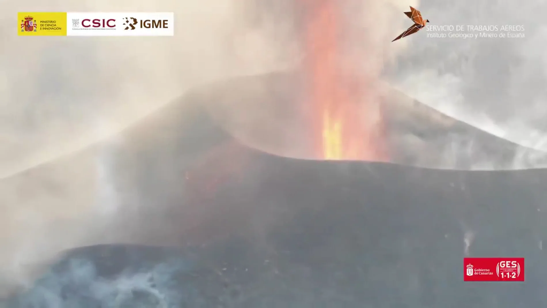 La espectacular imagen de la boca del volcán de La Palma grabada por un dron del CSIC