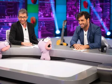 David Bustamante se convierte en gurú del amor: ¿Regalaría su propia colonia? David Bustamante se convierte en gurú del amor: ¿Regalaría su propia colonia?