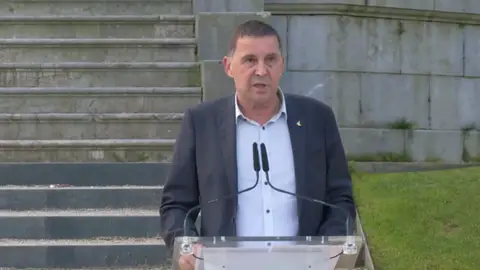 Las asociaciones de víctimas califican el discurso de Otegi de "cinismo ético insuperable" Las asociaciones de víctimas califican el discurso de Otegi de "cinismo ético insuperable"