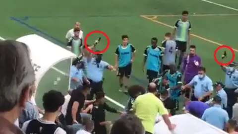 Batalla campal en un partido en Portugal con 10 disparos al aire y un futbolista encañonado Batalla campal en un partido en Portugal con 10 disparos al aire y un futbolista encañonado