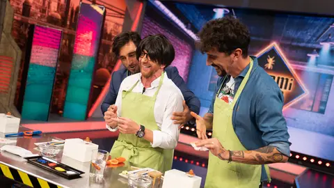 Saltan chispas entre David Bustamante y Pablo Motos: ¡Recrean la escena más romántica de 'Ghost'! Saltan chispas entre David Bustamante y Pablo Motos: ¡Recrean la escena más romántica de 'Ghost'!