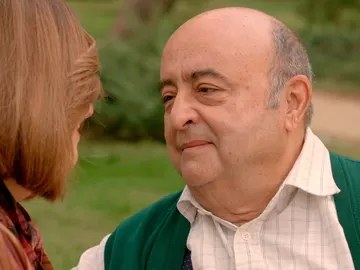 Germán demuestra a Carmen que nunca la abandonará del todo Germán demuestra a Carmen que nunca la abandonará del todo