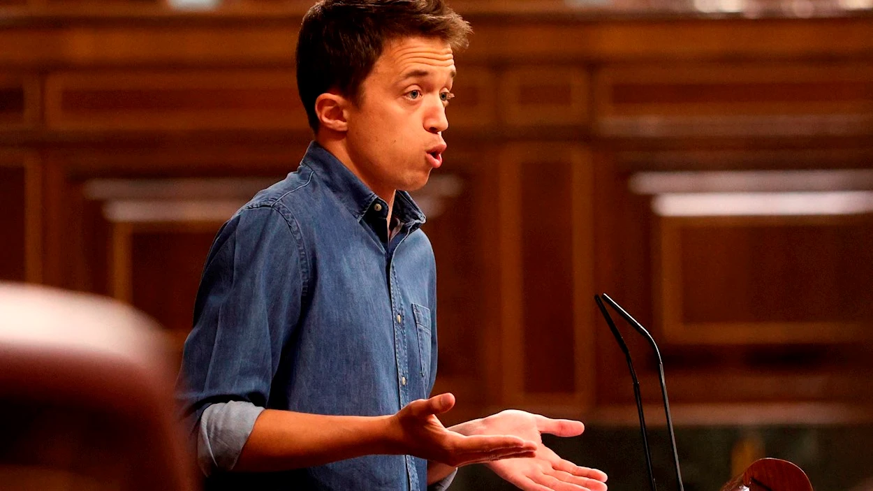 El l&iacute;der de M&aacute;s Pa&iacute;s, I&ntilde;igo Errej&oacute;n, interviene durante el pleno celebrado en el Congreso de los Diputados