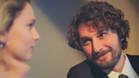 Avance de ‘Inocentes’: Han, dispuesto a anunciar a todos su matrimonio con Inci Avance de ‘Inocentes’: Han, dispuesto a anunciar a todos su matrimonio con Inci