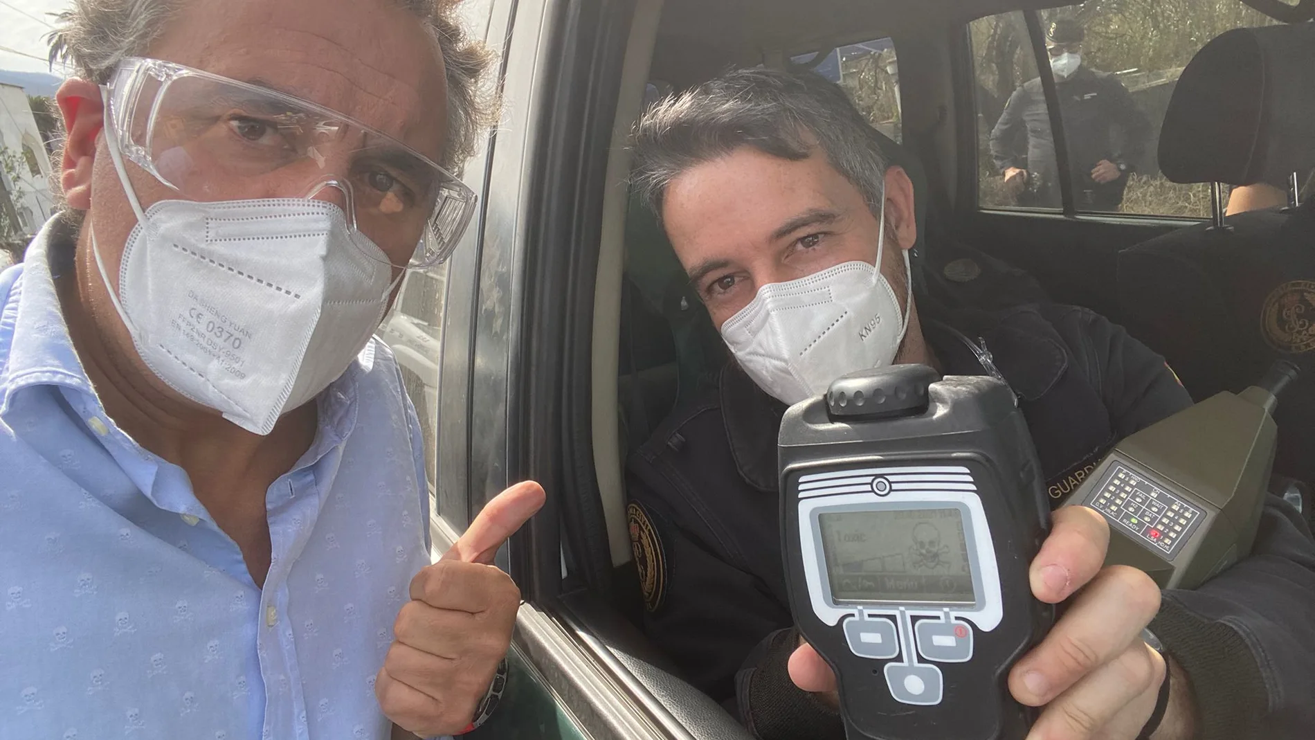 Entrevista de Roberto Brasero con el Brigada Vega para analizar la evolución del volcán de La Palma