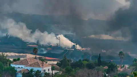 Colada en el barrio de La Laguna Colada en el barrio de La Laguna