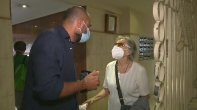 Guerra de vecinos en una comunidad de Madrid: unos quieren ascensor por motivos de salud y otros no pueden pagarlo
