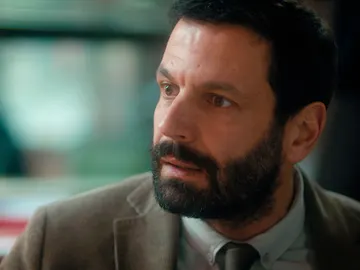 Adam se planta a la orden de Céline: “Lleva contigo a Morgane a investigar, es un maldito genio” Adam se planta a la orden de Céline: “Lleva contigo a Morgane a investigar, es un maldito genio”