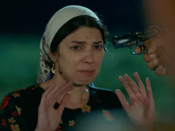 Hünkar y Demir consiguen desenmascarar a Seher: “Gaffur es el padre” Hünkar y Demir consiguen desenmascarar a Seher: “Gaffur es el padre”