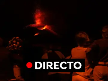 Volcán La Palma, última hora en directo: Evacúan a medio centenar de viviendas por el avance de la colada de lava Volcán La Palma, última hora en directo: Evacúan a medio centenar de viviendas por el avance de la colada de lava