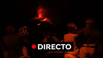 Volcán La Palma, última hora en directo: Evacúan a medio centenar de viviendas por el avance de la colada de lava Volcán La Palma, última hora en directo: Evacúan a medio centenar de viviendas por el avance de la colada de lava
