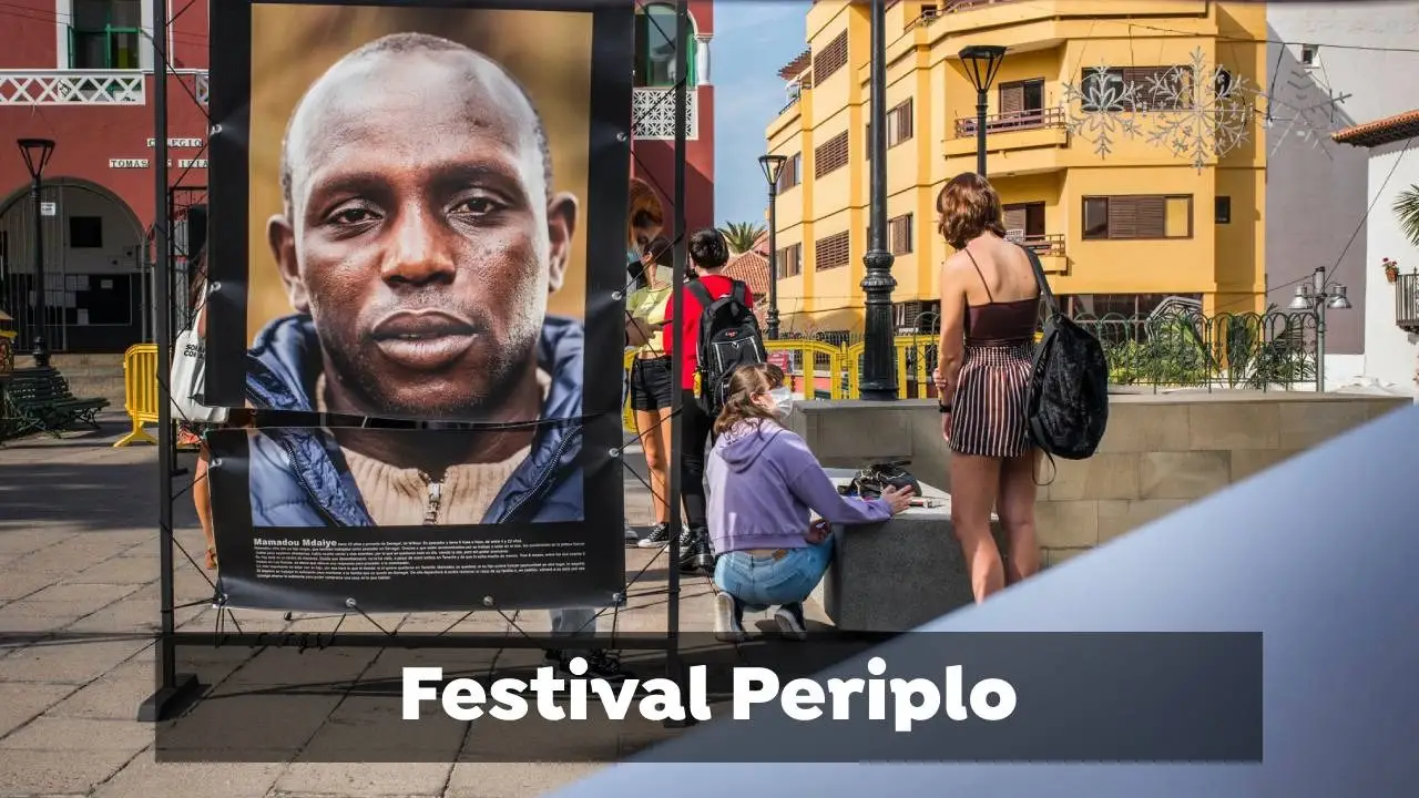 Vecinos de Tenerife arreglan una exposición dedicada a los migrantes que había sido vandalizada Vecinos de Tenerife arreglan una exposición dedicada a los migrantes que había sido vandalizada