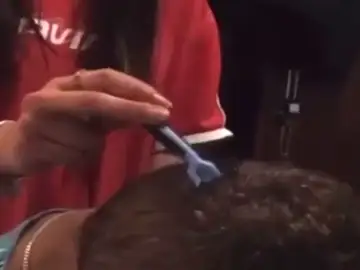 Dos adolescentes de 15 años acusadas de quemar y rapar el pelo a una mujer con discapacidad en Conil Dos adolescentes de 15 años acusadas de quemar y rapar el pelo a una mujer con discapacidad en Conil