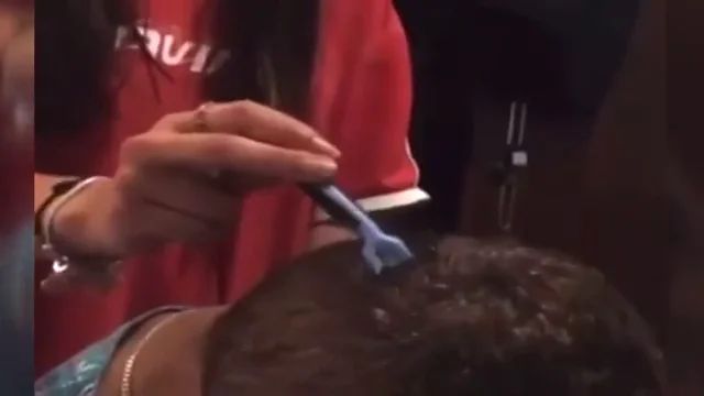 Dos adolescentes de 15 años acusadas de quemar y rapar el pelo a una mujer con discapacidad en Conil Dos adolescentes de 15 años acusadas de quemar y rapar el pelo a una mujer con discapacidad en Conil