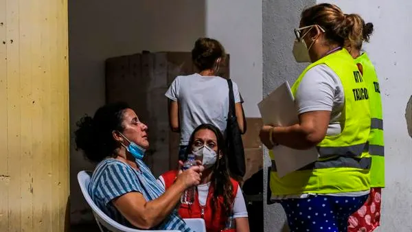 Imagen de los evacuados por el volc&aacute;n de La Palma