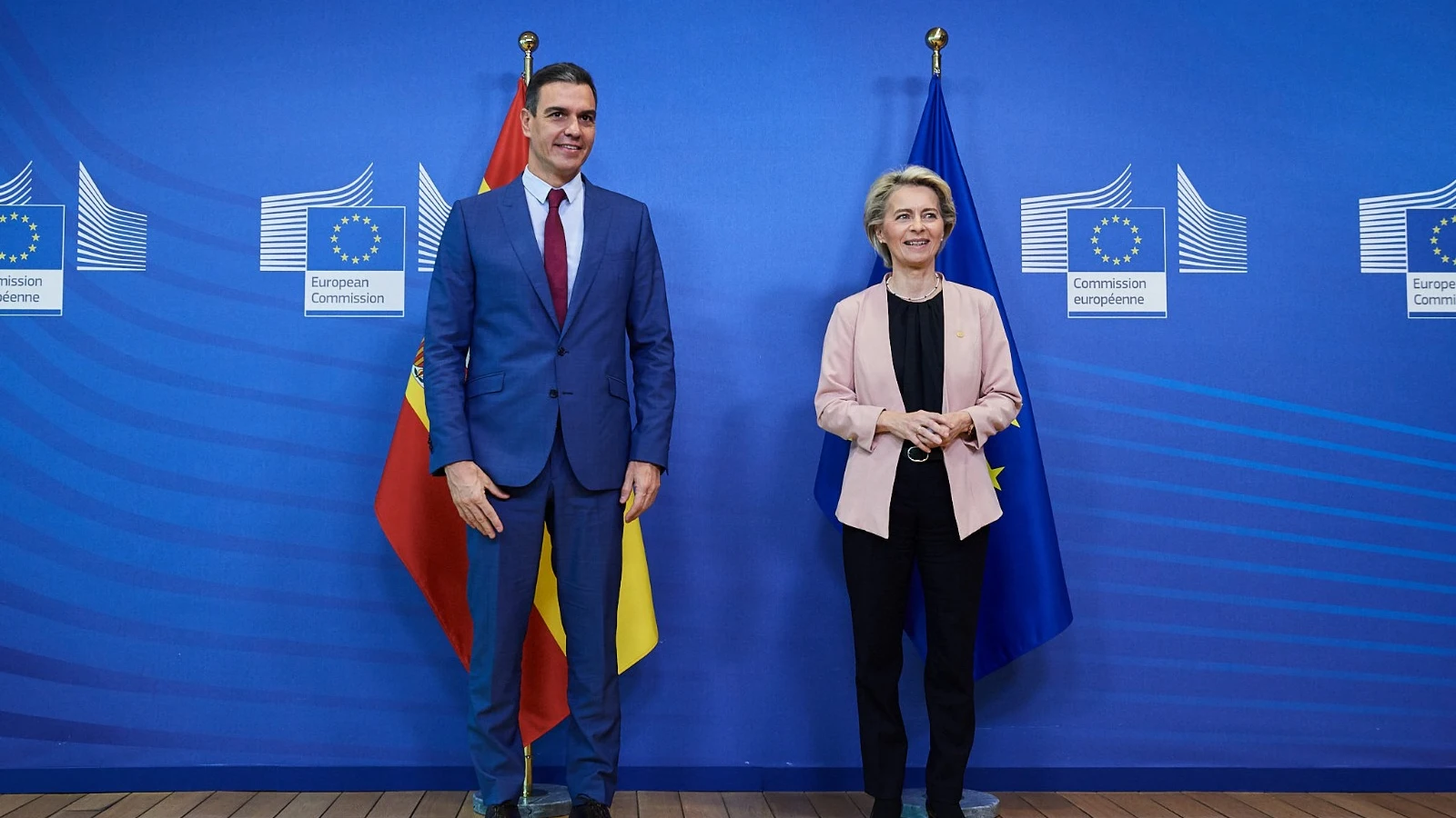 Sánchez viaja a Bruselas para pedir soluciones estructurales en el precio de la luz Sánchez viaja a Bruselas para pedir soluciones estructurales en el precio de la luz