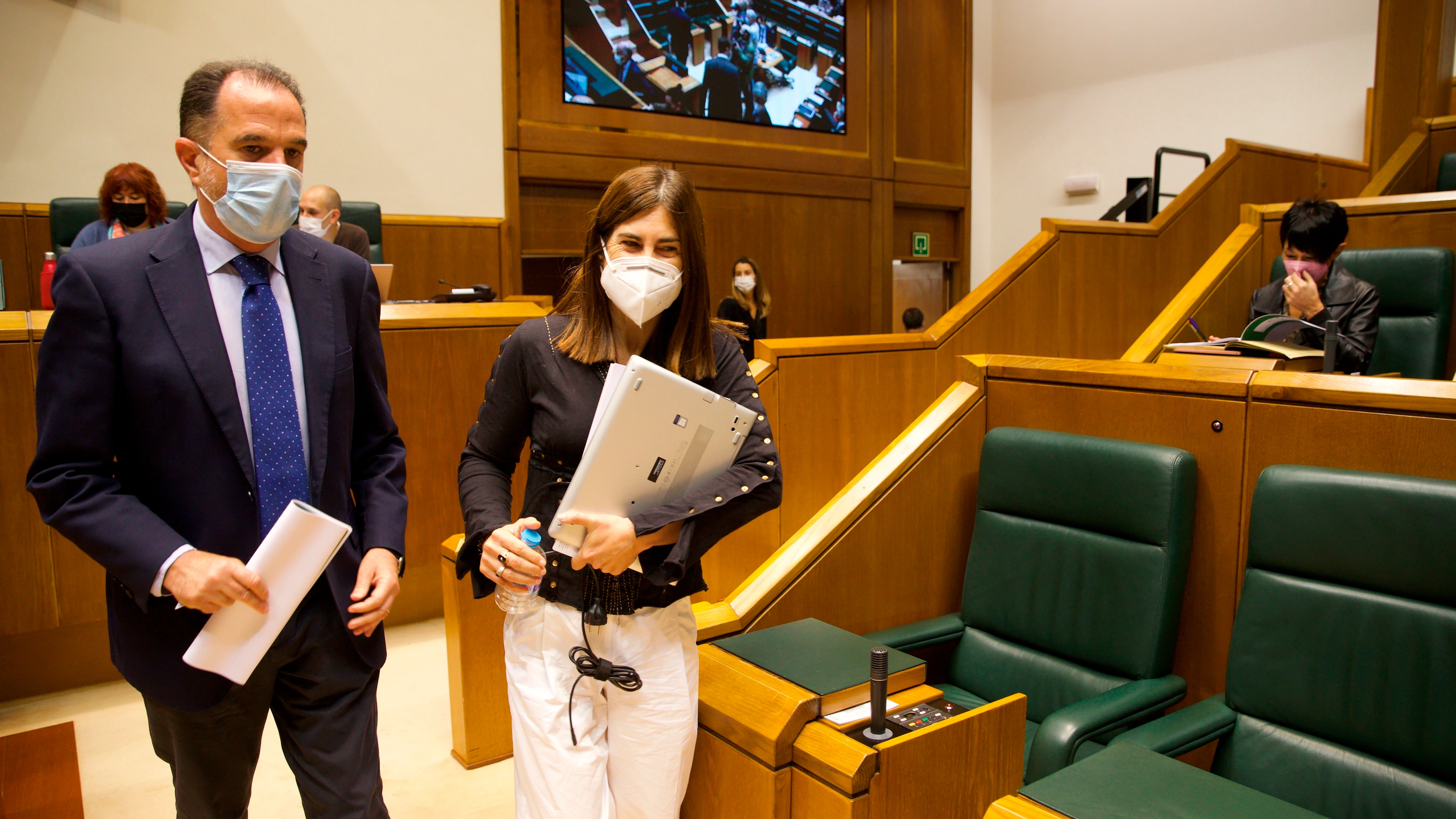 EH Bildu se niega a firmar una "firme condena" a ETA en el Parlamento vasco