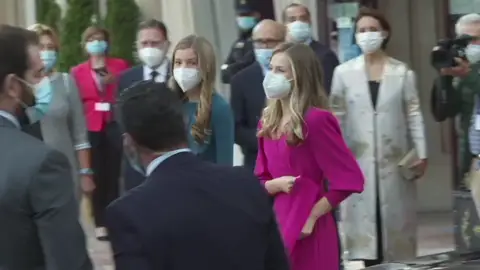 Leonor vuelve a España para entregar los Premios Princesa de Asturias tras 2 meses en Gales Leonor vuelve a España para entregar los Premios Princesa de Asturias tras 2 meses en Gales