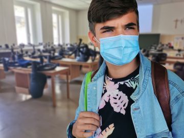 Las mascarillas dejar&aacute;n de ser obligatoria en los patios de los colegios en Madrid