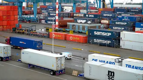 Camiones con materias primas Camiones con materias primas