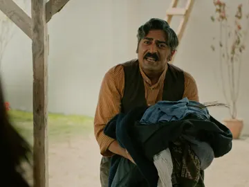 Saniye rompe con Gaffur y le pide el divorcio Saniye rompe con Gaffur y le pide el divorcio