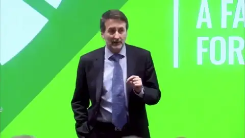 La dura queja del CEO de Repsol sobre la transición energética: "Estamos haciendo el canelo" La dura queja del CEO de Repsol sobre la transición energética: "Estamos haciendo el canelo"
