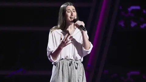 María Torregrosa canta ‘Comiéndote a besos’ en las Audiciones a ciegas de ‘La Voz’ María Torregrosa canta ‘Comiéndote a besos’ en las Audiciones a ciegas de ‘La Voz’