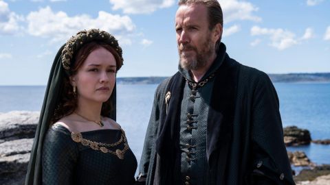 Olivia Cooke y Paddy Considine en 'La Casa del Dragón'