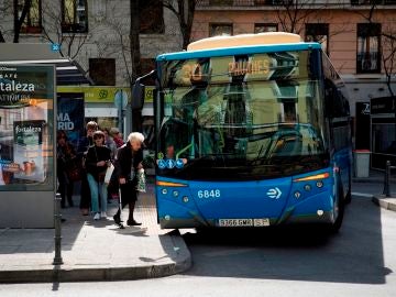 Entra en prisión el detenido por la agresión a un policía en un autobús de Zaragoza