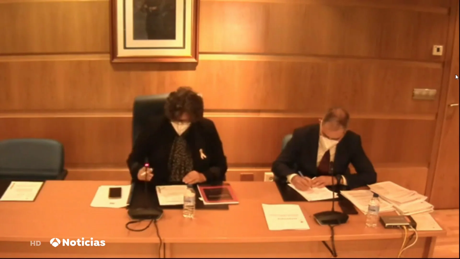 La alcaldesa de O Porri&ntilde;o expulsa a una concejala por llamarla "mentirosa"
