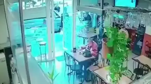 Un ladrón aprovecha la discapacidad de su víctima para robarle en L'Hospitalet de Llobregat Un ladrón aprovecha la discapacidad de su víctima para robarle en L'Hospitalet de Llobregat