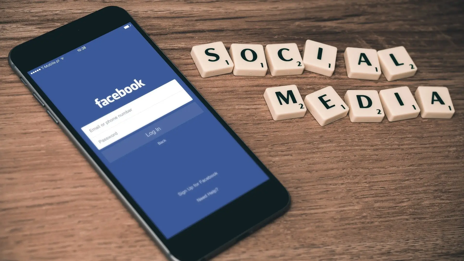 Facebook prefiere los emojis de sentimientos negativos antes que los positivos