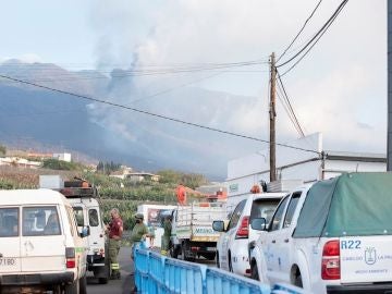 Se refuerzan los controles para visitar el volcán de La Palma en el puente