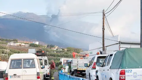 Se refuerzan los controles para visitar el volcán de La Palma en el puente Se refuerzan los controles para visitar el volcán de La Palma en el puente