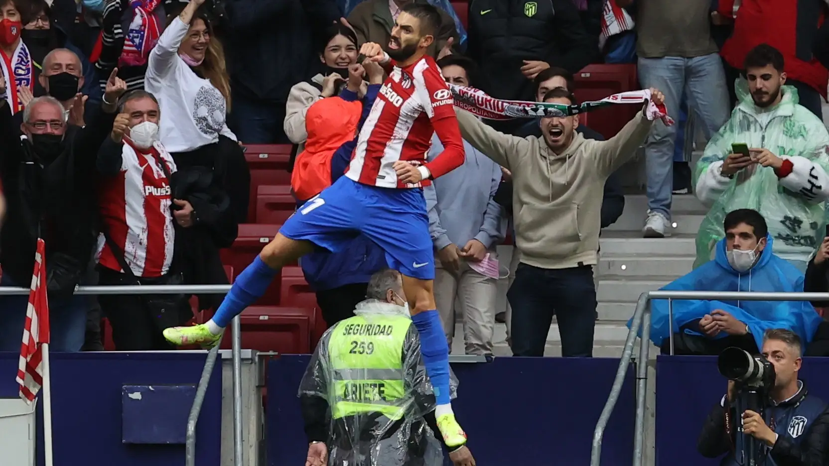El Atl&eacute;tico da un golpe encima de la mesa y vence a un Betis que decepcion&oacute; 