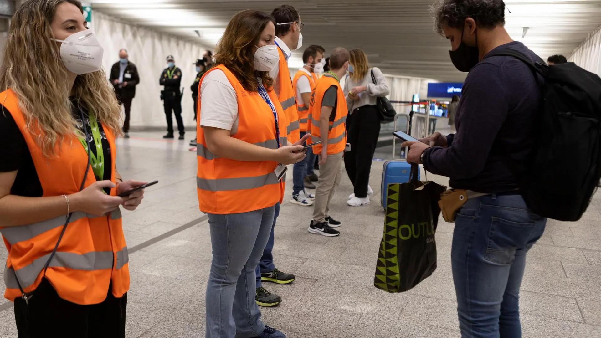 Baleares deja de hacer controles contra el coronavirus en puertos y aeropuertos a pasajeros nacionales Baleares deja de hacer controles contra el coronavirus en puertos y aeropuertos a pasajeros nacionales