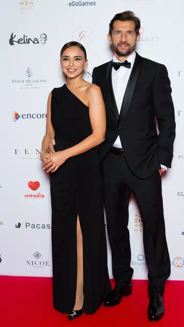 Chenoa junto a su prometido Chenoa junto a su prometido
