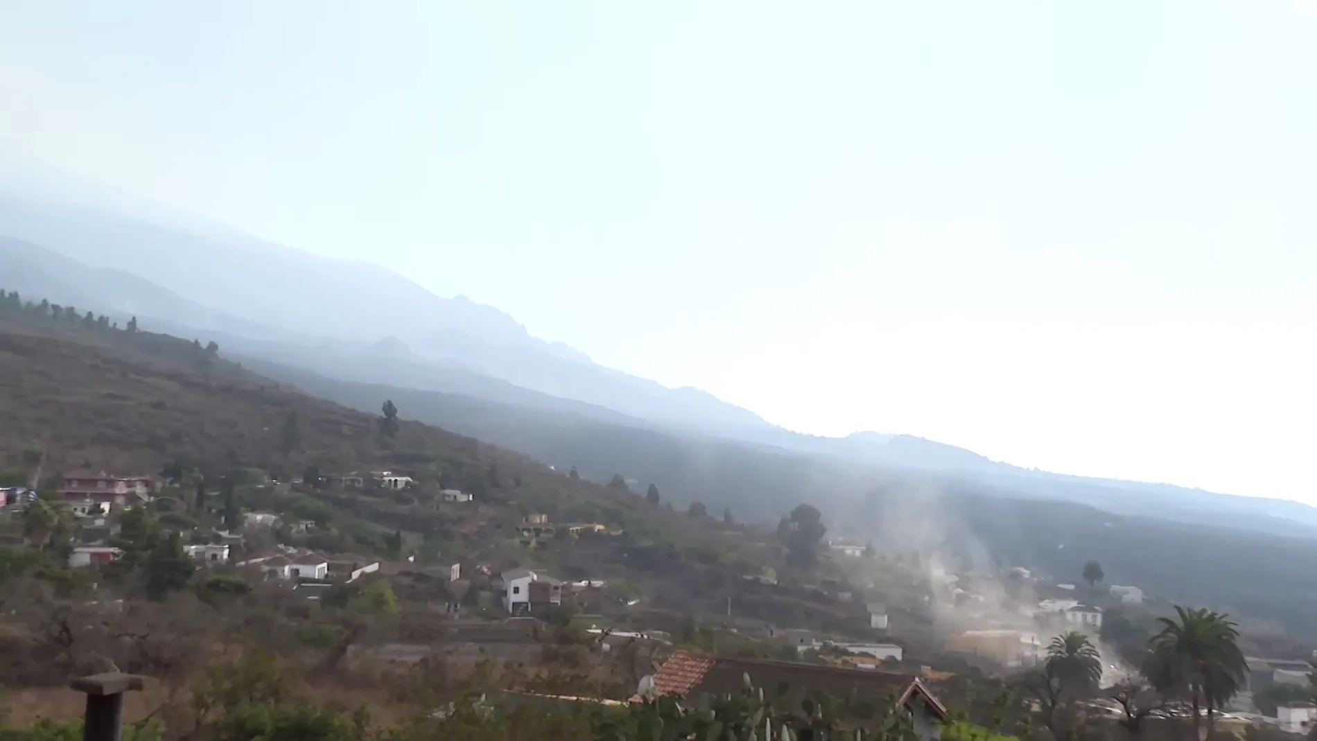 Preocuopa la calidad del aire en La Palma tras el aumento del caudal de lava del volcán 
