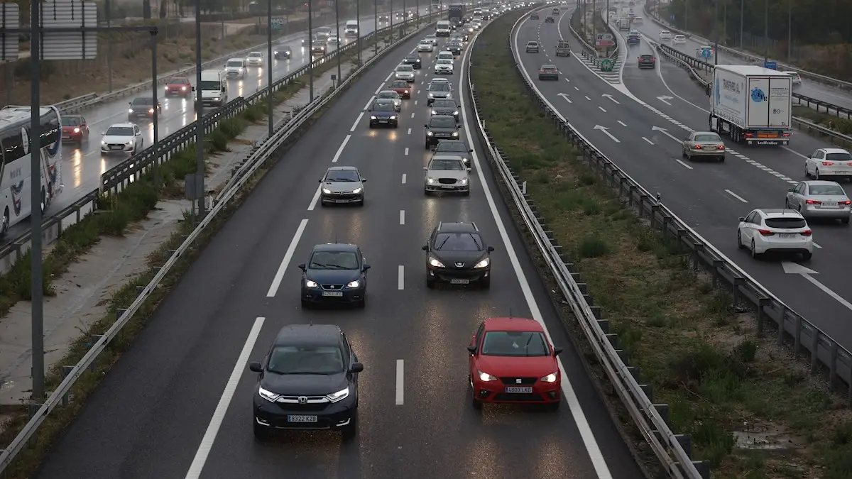 Primeras retenciones de la operaci&oacute;n retorno del puente de Todos los Santos en Catalu&ntilde;a