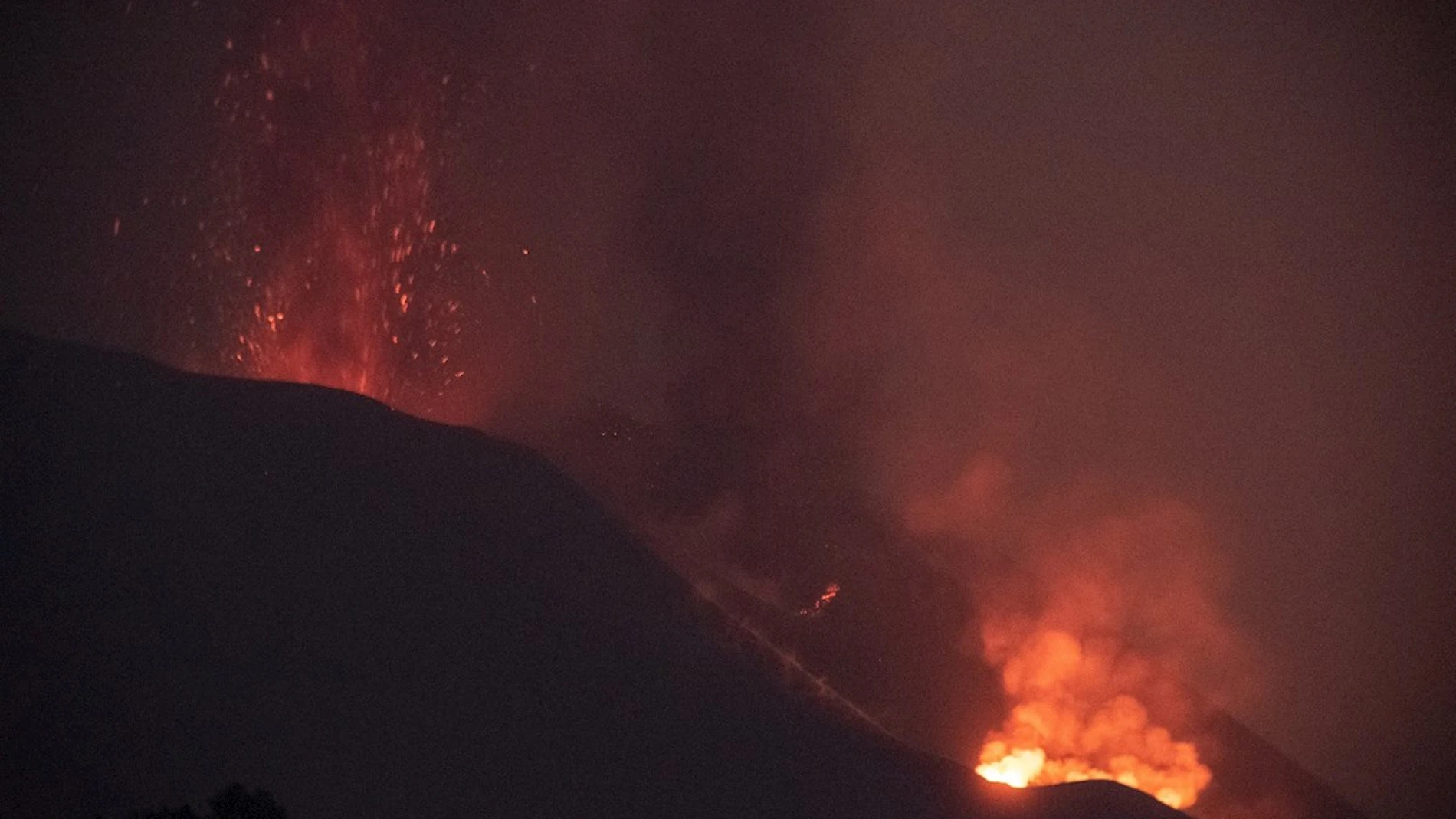 Imagen del volcán de Cumbre Vieja, este domingo