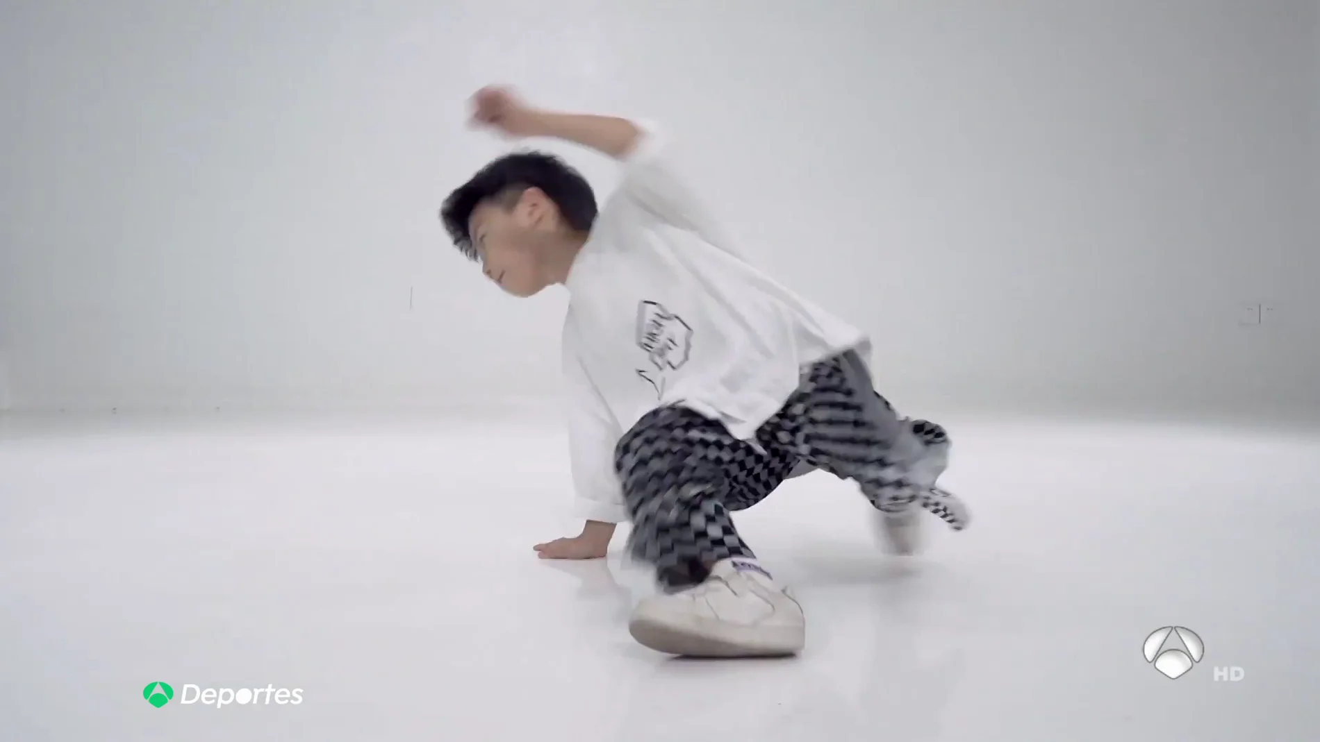Kaixiang, , el niño chino de 8 años que ya es un prodigio del break dance
